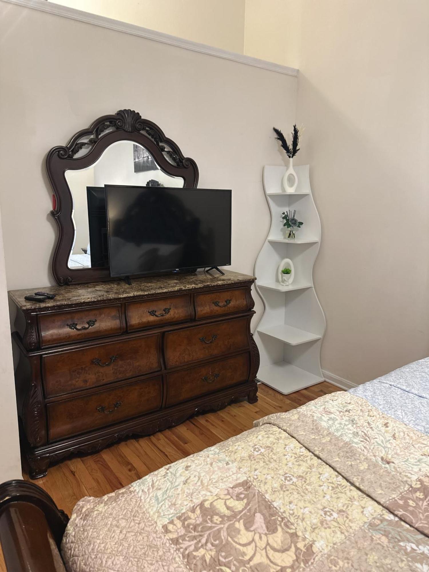 Special Rate Worthy Posh And Magnificent 4 Bedrooms And Two & Half Bath グリーンベルト エクステリア 写真
