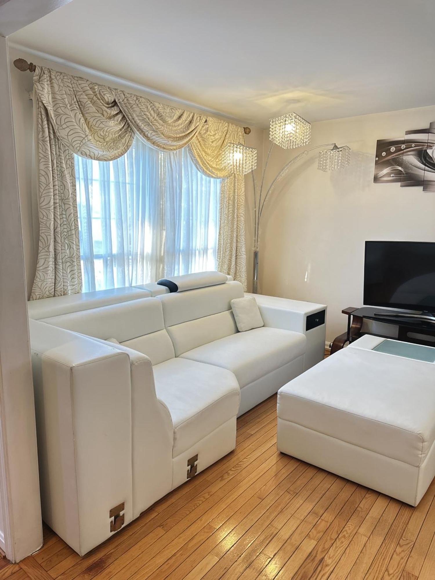 Special Rate Worthy Posh And Magnificent 4 Bedrooms And Two & Half Bath グリーンベルト エクステリア 写真
