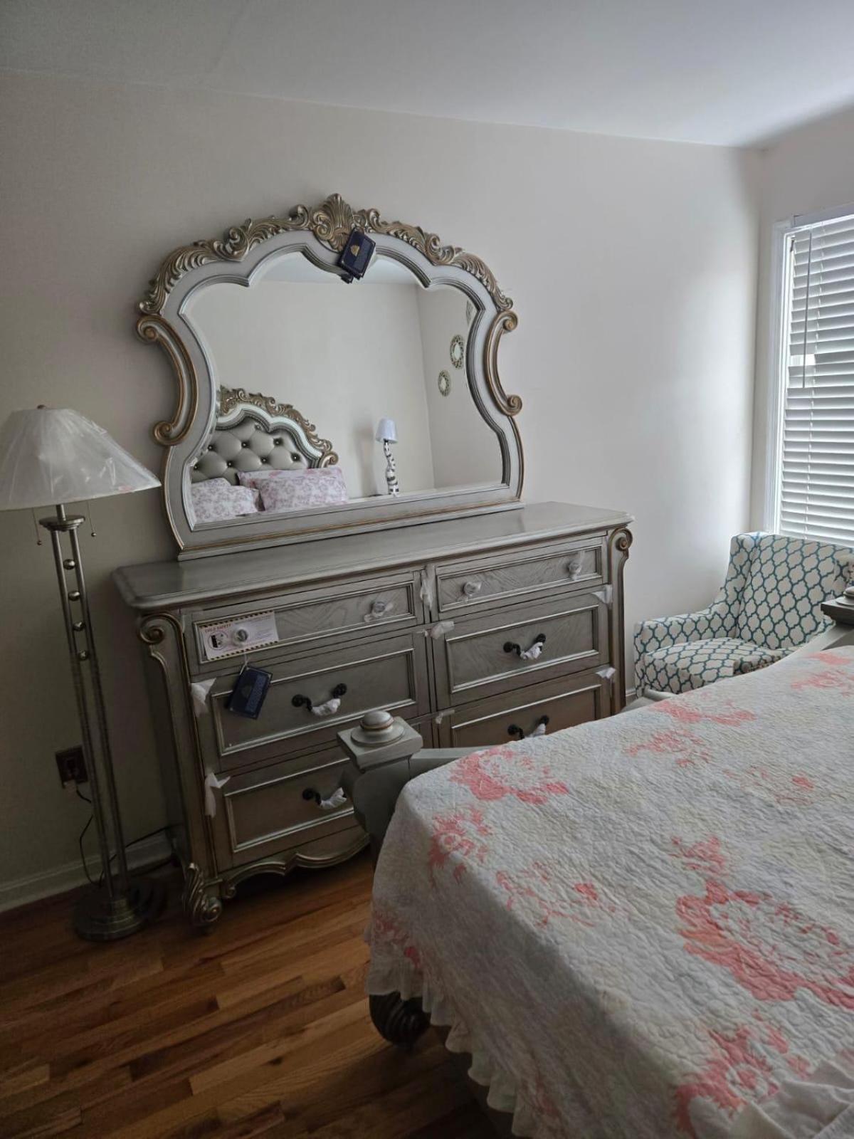 Special Rate Worthy Posh And Magnificent 4 Bedrooms And Two & Half Bath グリーンベルト エクステリア 写真
