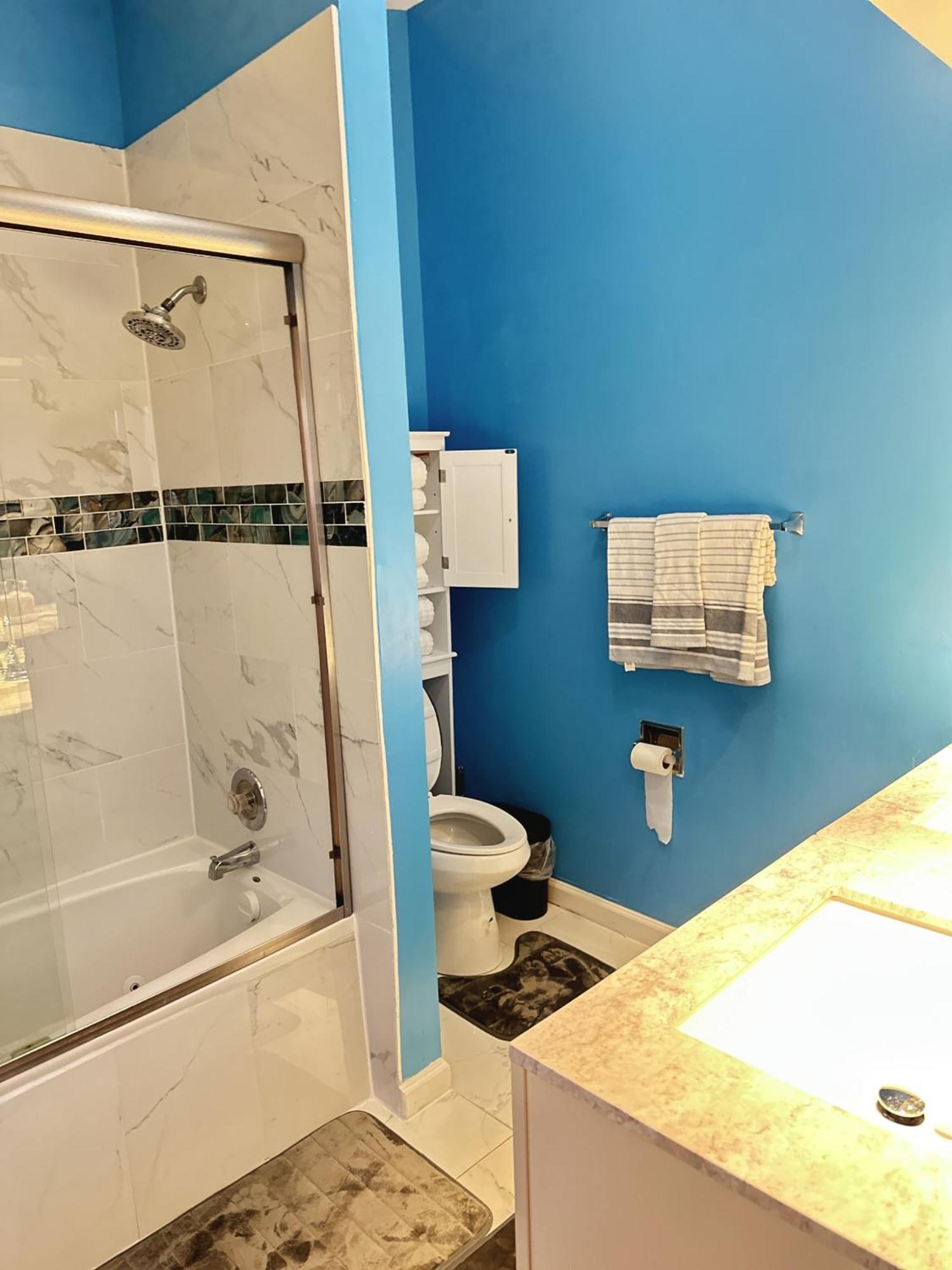 Special Rate Worthy Posh And Magnificent 4 Bedrooms And Two & Half Bath グリーンベルト エクステリア 写真