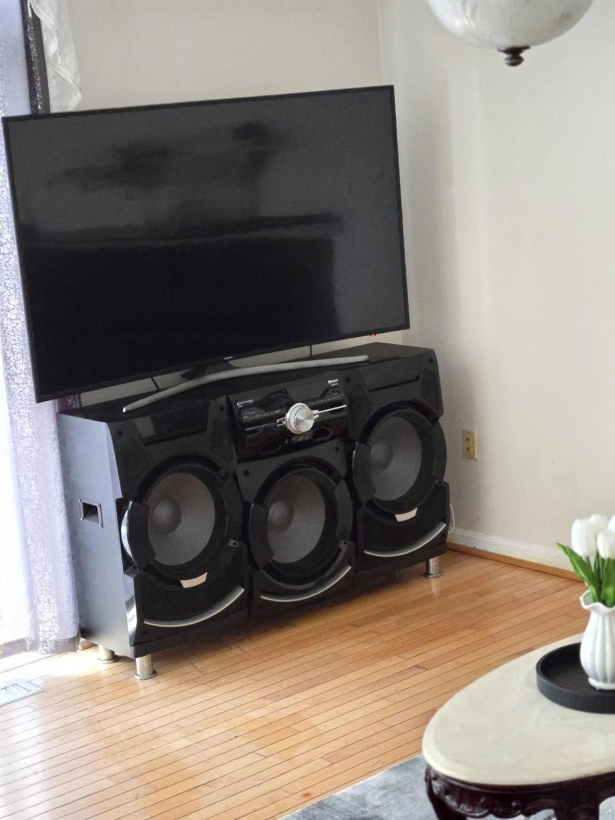 Special Rate Worthy Posh And Magnificent 4 Bedrooms And Two & Half Bath グリーンベルト エクステリア 写真