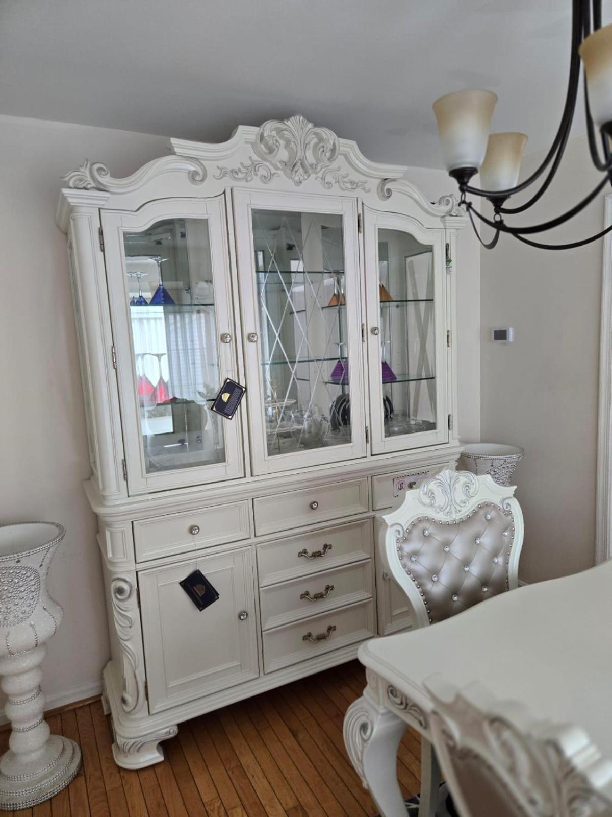 Special Rate Worthy Posh And Magnificent 4 Bedrooms And Two & Half Bath グリーンベルト エクステリア 写真